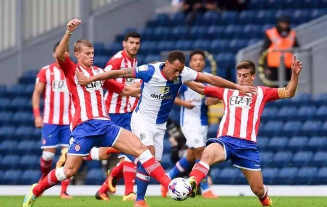 镜头捕捉到 镜头捕捉到